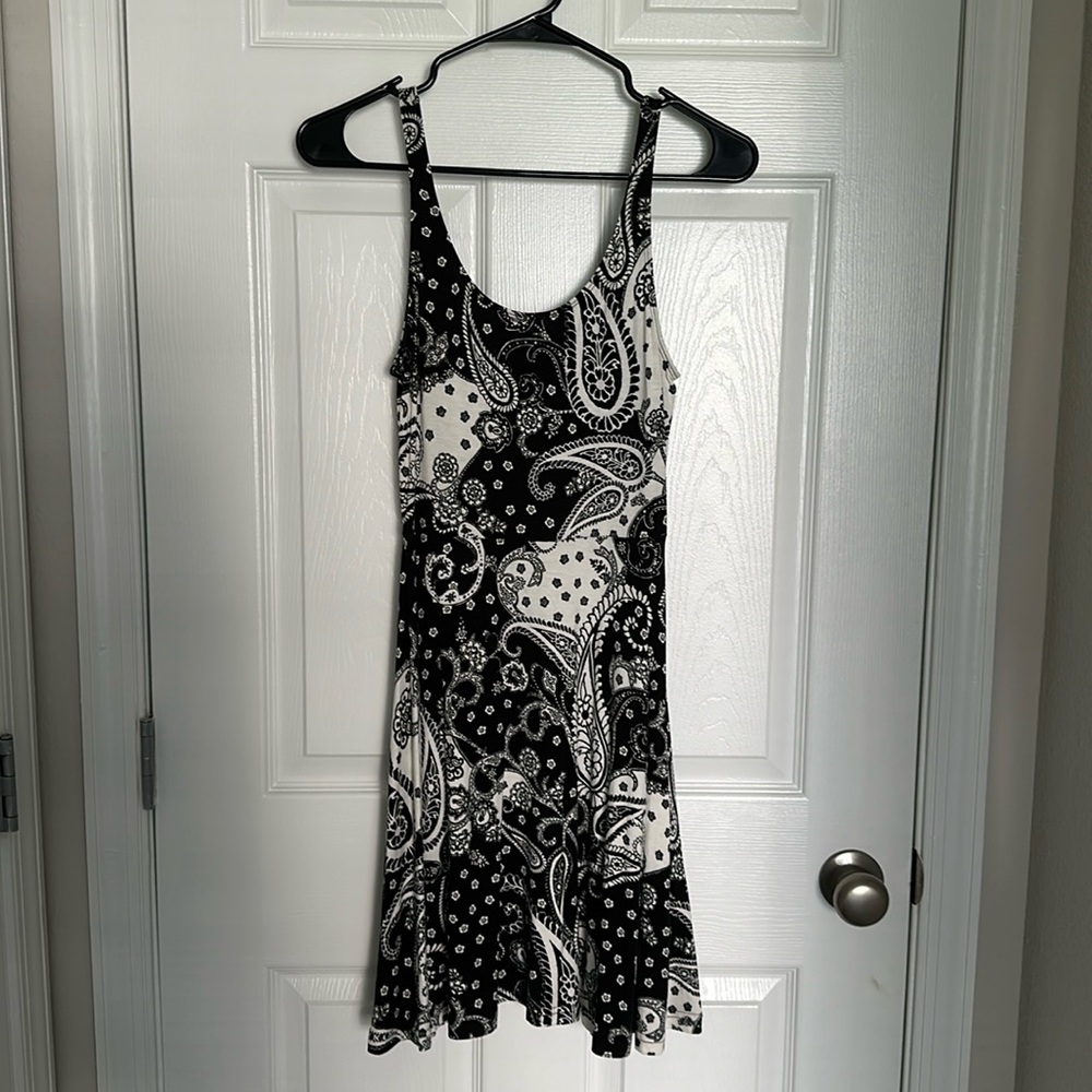 BLACK AND WHITE EXPRESS SKATER DRESS